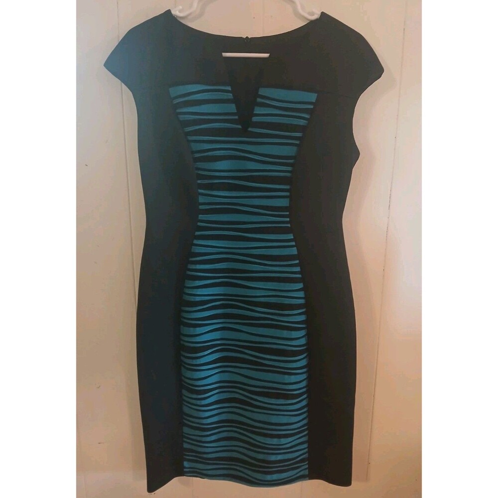 Connected Apparel Women's Sleeveless Dress Size 8,Rear Zip, Knee Length